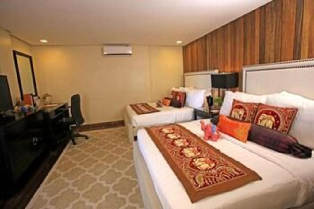 The Oriental Luxury Suites Tagaytay Tagaytay City Exterior photo